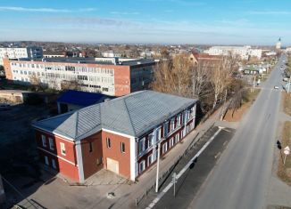 Продам торговую площадь, 700 м2, Ирбит, Первомайская улица, 43