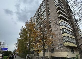 2-комнатная квартира в аренду, 58 м2, Санкт-Петербург, Пражская улица, 32, муниципальный округ № 72