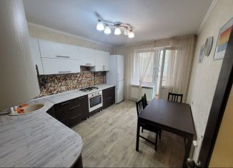 Продаю 3-ком. квартиру, 75 м2, Крымск, улица Белинского, 37У