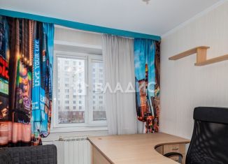 Продам четырехкомнатную квартиру, 110 м2, Новосибирск, улица В. Высоцкого, 42/1