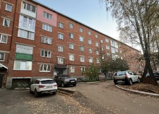 Продам 4-ком. квартиру, 73.2 м2, Воткинск, улица Луначарского, 34