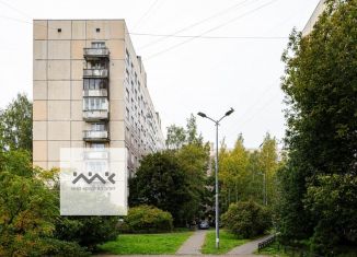 4-комнатная квартира на продажу, 76 м2, Санкт-Петербург, улица Уточкина, 5, метро Старая Деревня