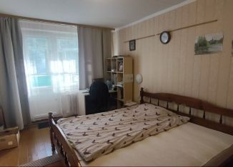 Продам трехкомнатную квартиру, 80 м2, Козельск, Заводская улица, 6