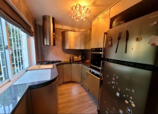 Сдается 3-комнатная квартира, 72 м2, Сочи, улица Ульянова, 99, микрорайон Черемушки