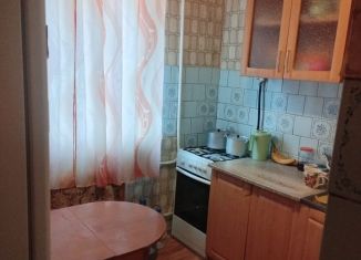 Сдам в аренду 2-ком. квартиру, 34 м2, Первоуральск, улица Емлина, 2