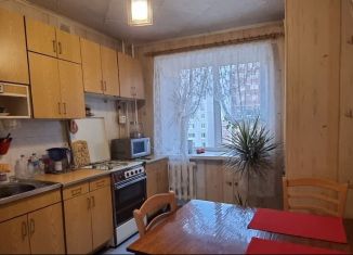 Продается трехкомнатная квартира, 62.3 м2, Омск, улица Масленникова, 183