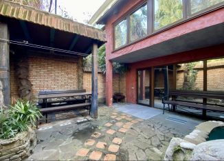 Сдается в аренду дом, 130 м2, Ялта, улица Пальмиро Тольятти, 12