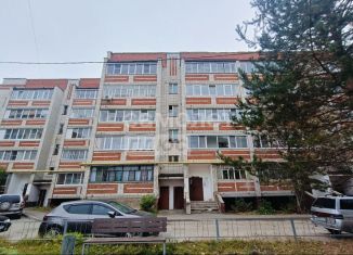 Продается 2-ком. квартира, 55 м2, Йошкар-Ола, Первомайская улица, микрорайон Больничный