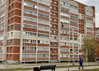 Двухкомнатная квартира на продажу, 60.2 м2, Кировская область, улица Мира, 31А