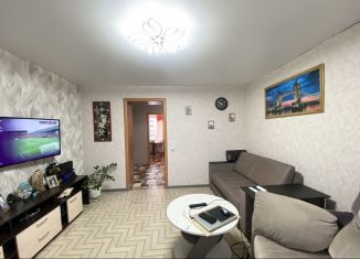 Продается трехкомнатная квартира, 60 м2, Киселёвск, Боевая улица, 16А