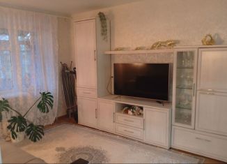 Продам 2-ком. квартиру, 42 м2, Новочеркасск, улица Бакунина, 91