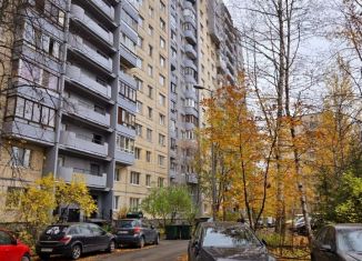 Продам 3-комнатную квартиру, 70.4 м2, Санкт-Петербург, проспект Ударников, 38к2, метро Ладожская