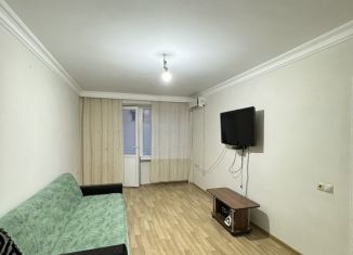 Аренда 1-ком. квартиры, 35 м2, Грозный, улица Хамзата У. Орзамиева, 15