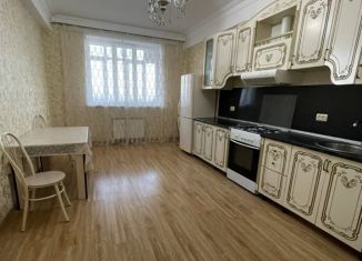 Сдаю в аренду 2-комнатную квартиру, 100 м2, Дагестан, Радужная улица, 27