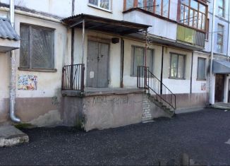 Продаю торговую площадь, 230 м2, Ессентуки, улица 60 лет Октября, 10