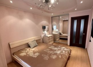 Сдается 3-ком. квартира, 80 м2, Красноярск, улица Бограда, 13, Центральный район