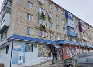 Сдается двухкомнатная квартира, 40 м2, город Морозовск, улица Пламя Революции, 161
