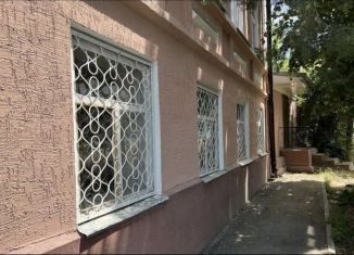 Продажа четырехкомнатной квартиры, 100 м2, Азов, улица Кирова