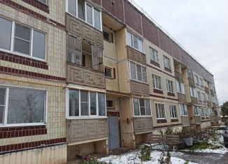 Продается трехкомнатная квартира, 68 м2, Ленинградская область, улица Героев, 21