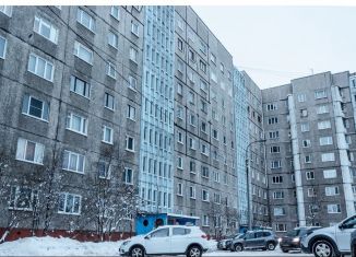 Продается трехкомнатная квартира, 74 м2, Мурманск, улица Капитана Маклакова, 50