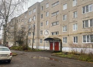 Продаю четырехкомнатную квартиру, 61 м2, Рыбинск, Ошурковская улица, 7А