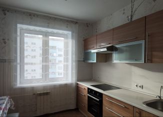 Сдается в аренду однокомнатная квартира, 43 м2, Омск, Куломзинская улица, 64к2, ЖК Суворовская усадьба