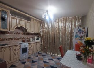 Продажа 2-ком. квартиры, 74 м2, Сосновоборск, улица Ленинского Комсомола, 37