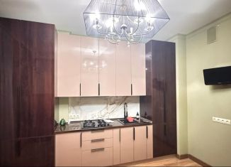 Продам 2-ком. квартиру, 65 м2, Ставропольский край, Кооперативная улица, 36