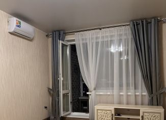 Сдается 3-ком. квартира, 60 м2, Кемеровская область, улица Тольятти, 42