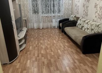 Сдам в аренду 3-ком. квартиру, 85 м2, Балаково, улица Академика Жук, 2