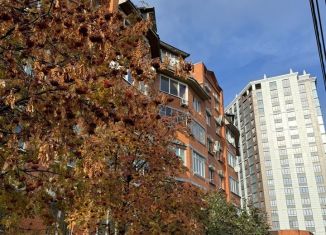 Продается 3-комнатная квартира, 90 м2, Курск, улица Володарского, 44