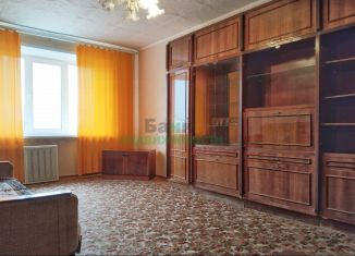 Трехкомнатная квартира на продажу, 59 м2, Балаково, улица Ленина, 108