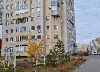 Продам 3-комнатную квартиру, 106.7 м2, Омск, бульвар Архитекторов, 2