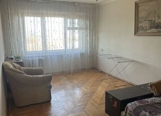 Трехкомнатная квартира на продажу, 65 м2, Кабардино-Балкариия, улица Кирова, 3А