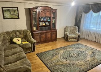 Сдается 4-ком. квартира, 120 м2, Курск, улица Серёгина, 22Б, Сеймский округ