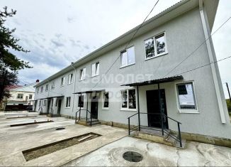 Продам 2-комнатную квартиру, 60.7 м2, Хадыженск, улица Кирова, 15