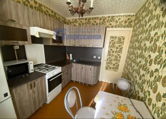 Продается 3-комнатная квартира, 59 м2, Курганская область, Новая улица, 10