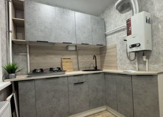 Продажа 2-ком. квартиры, 45 м2, Псков, улица Лепешинского, 12