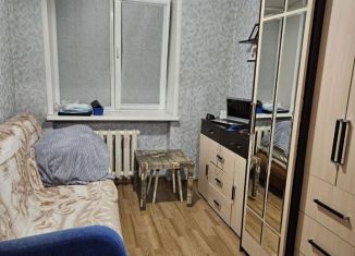 Продаю 4-ком. квартиру, 61 м2, Кировская область, Московская улица, 183