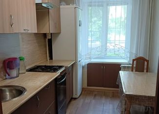 Продам 3-комнатную квартиру, 58 м2, Омск, Куломзинская улица, 105