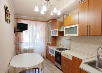 Сдам в аренду 3-ком. квартиру, 95 м2, Рязань, улица Зубковой, 18к5