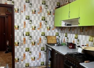 Продам 2-ком. квартиру, 48 м2, Серпухов, улица Карла Маркса, 2В