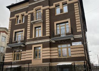 Продажа 3-ком. квартиры, 85 м2, Киров, Водопроводная улица, 19