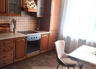 Продается трехкомнатная квартира, 105 м2, Белгород, улица Николая Чумичова, 70