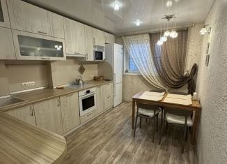 Сдается двухкомнатная квартира, 56 м2, Мурманск, улица Беринга, 5