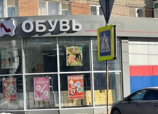 Продам торговую площадь, 180 м2, Серов, улица Каляева, 1