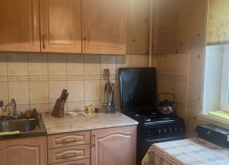 Сдам в аренду 1-ком. квартиру, 30 м2, Дмитров, улица Космонавтов, 28