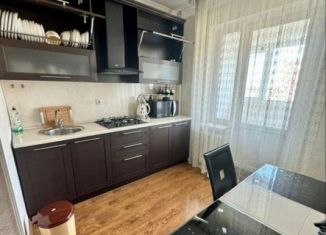 Продается 3-комнатная квартира, 70 м2, Грозный, улица Дьякова, 18, Ахматовский район