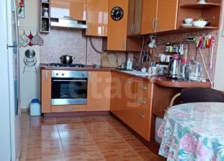 Продаю 2-ком. квартиру, 71 м2, Геленджик, улица Савицкого, 2А