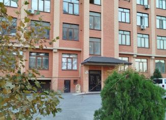 Продается двухкомнатная квартира, 94 м2, Махачкала, проспект Насрутдинова, 89